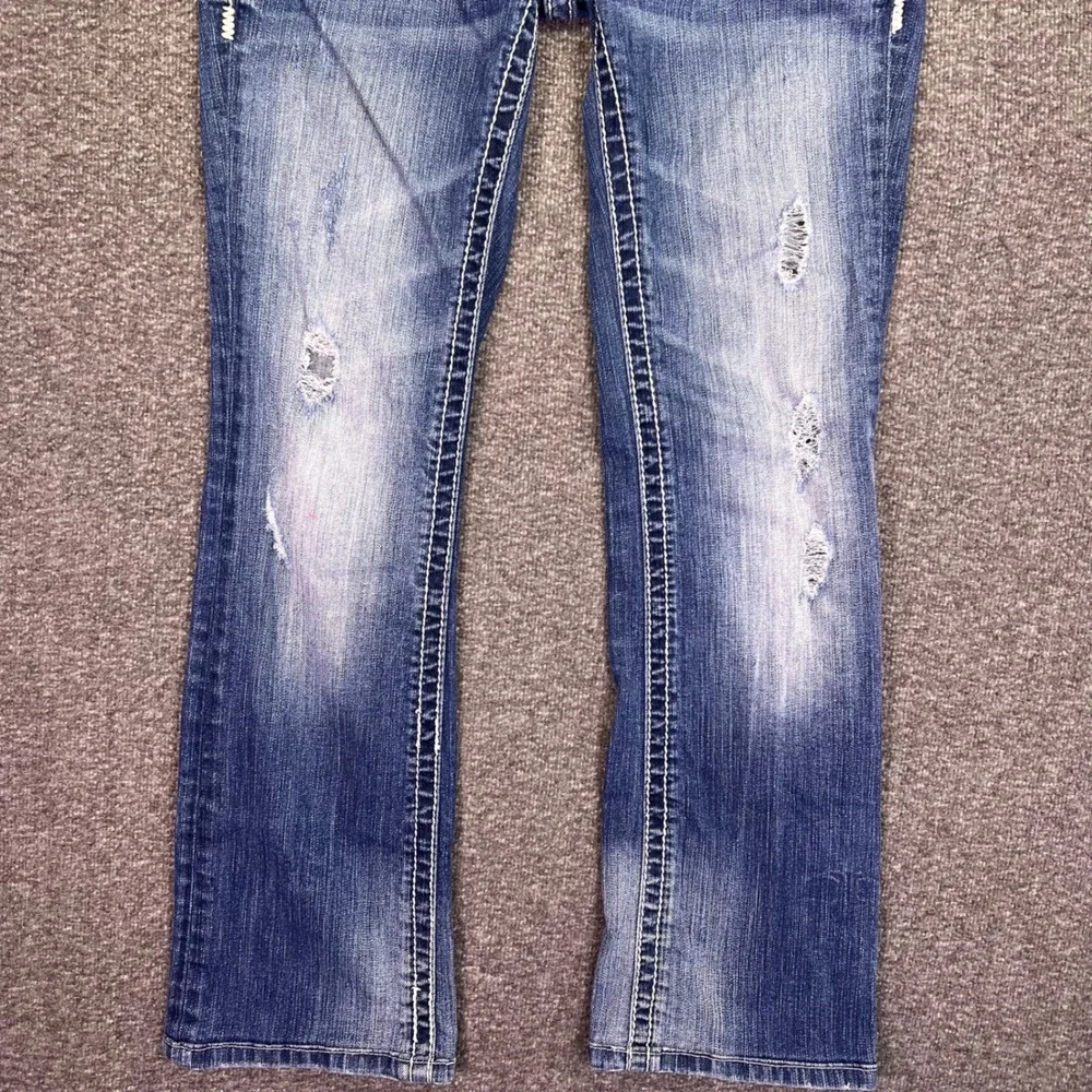 BKE Sabrina Bootcut Jeans Womens 30x28 Blue Distressed Low Rise Thick Stitch Y2K